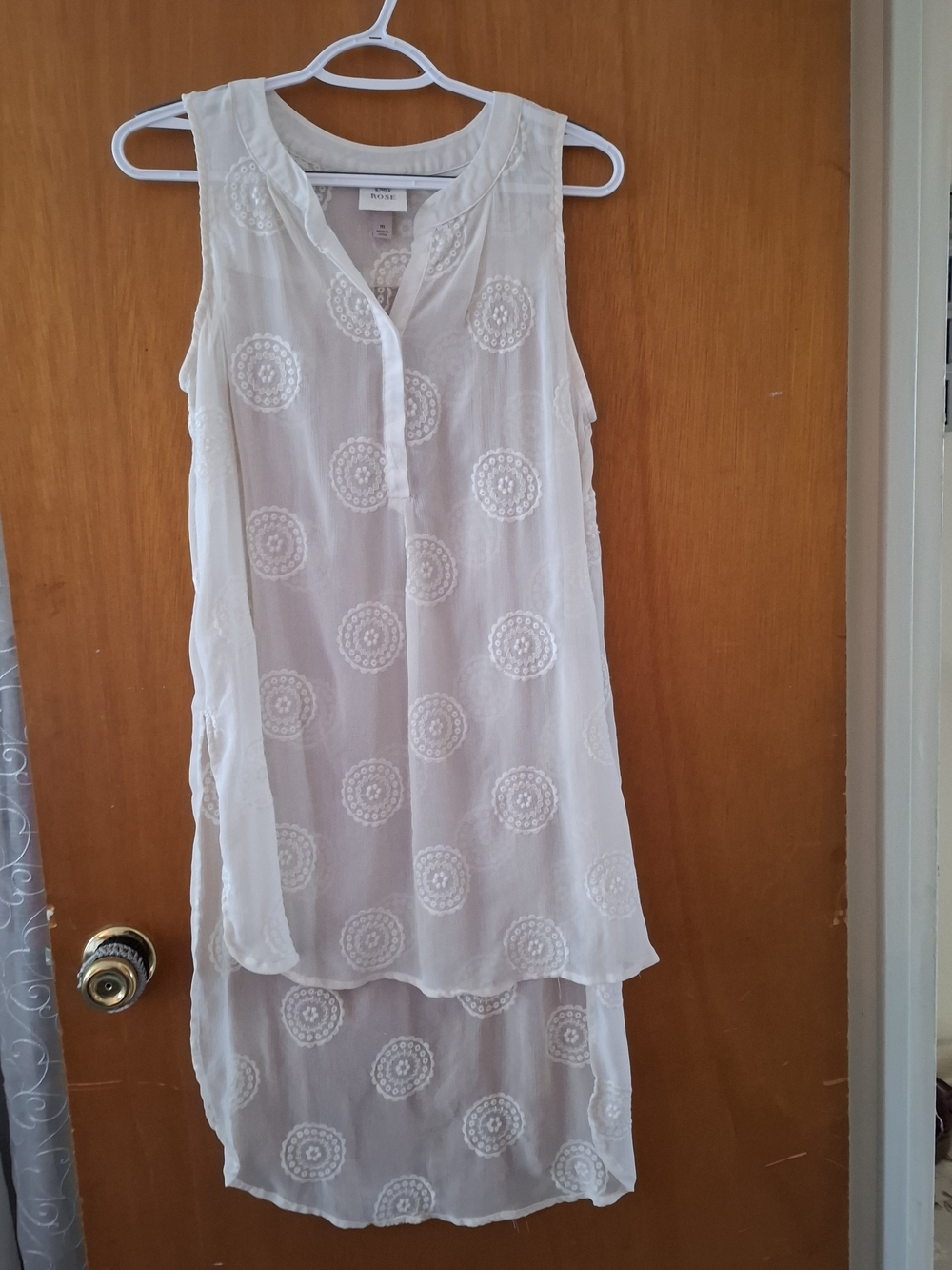 Sleeveless White Embroidered Tunic Top - Brand: Roxy